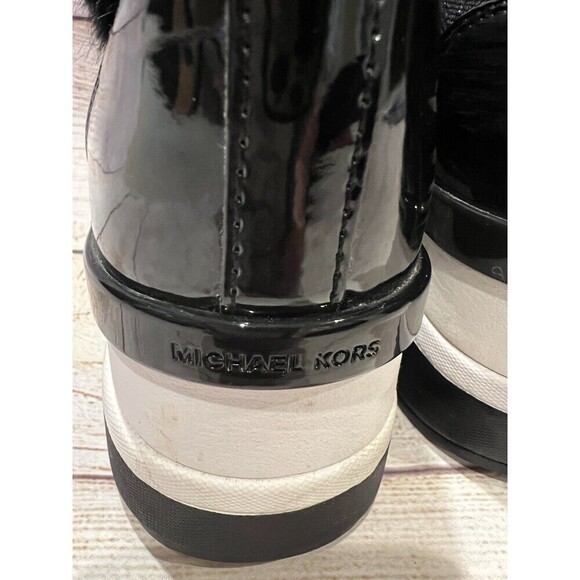 Michael Kors Skyler Pom-Pom Metallic Stretch-Knit Sock Sneaker Size 7 - Picture 9 of 10